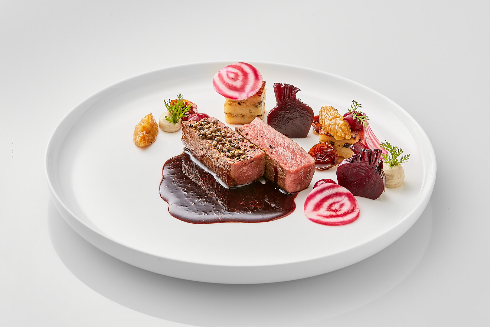 Foodfoto eines klassischen Hauptgerichts im Tasting-Menü