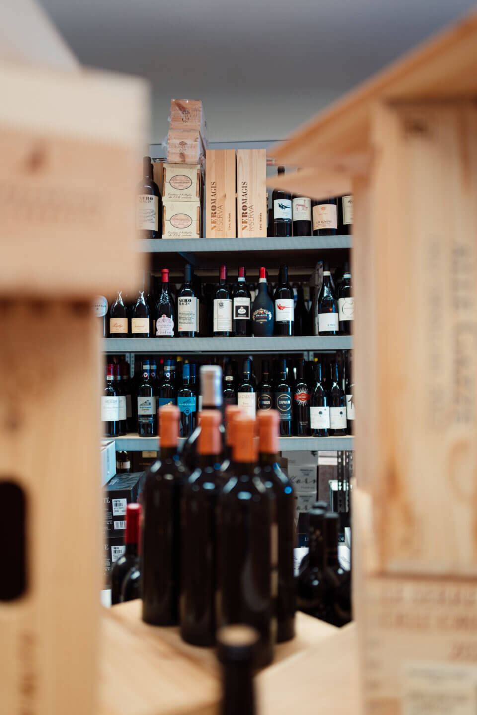 Impression des Weinlagers im Restaurant Schattbuch